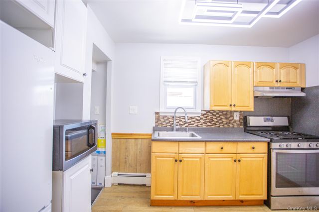 1261 Waverly Street, Hewlett, NY 11557
