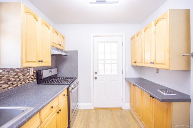 1261 Waverly Street, Hewlett, NY 11557