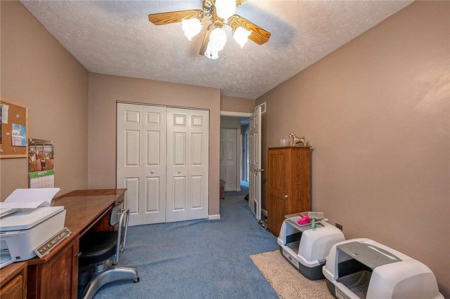 483 Cherryhill Dr, Cecil, PA 15017