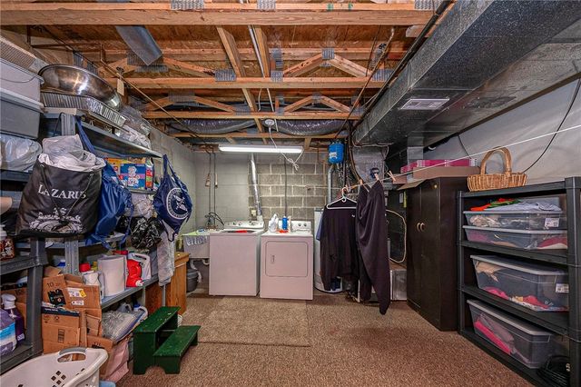 483 Cherryhill Dr, Cecil, PA 15017