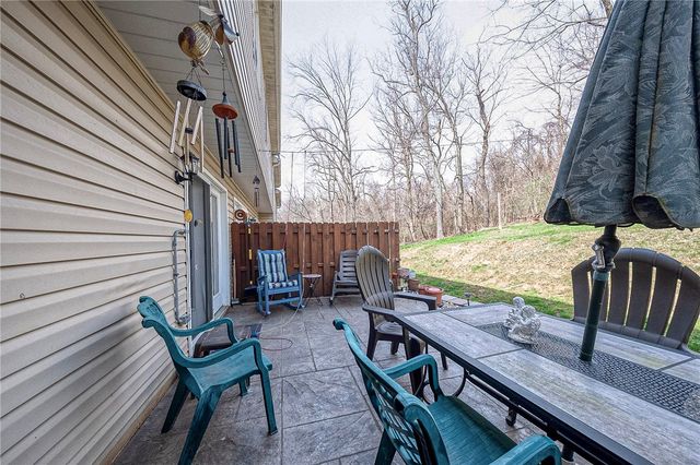 483 Cherryhill Dr, Cecil, PA 15017