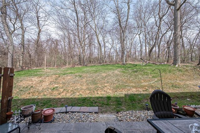 483 Cherryhill Dr, Cecil, PA 15017