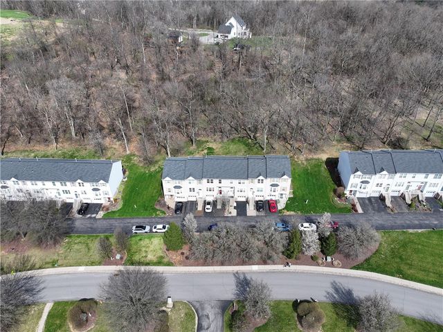 483 Cherryhill Dr, Cecil, PA 15017