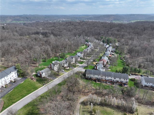 483 Cherryhill Dr, Cecil, PA 15017