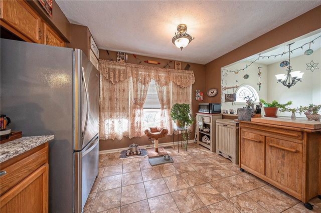 483 Cherryhill Dr, Cecil, PA 15017