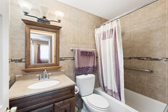 111 Deerpath Road, Matteson, IL 60443