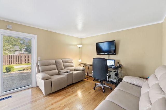 111 Deerpath Road, Matteson, IL 60443