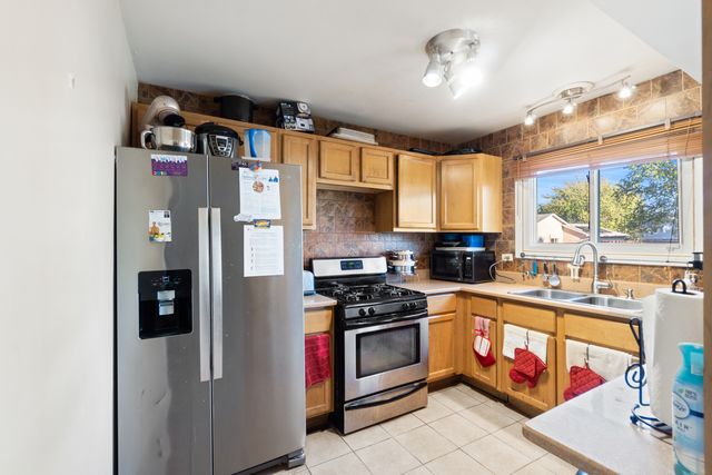 111 Deerpath Road, Matteson, IL 60443