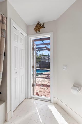 560 NW 110th Ave, Plantation, FL 33324