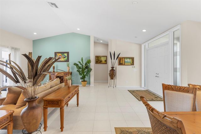 560 NW 110th Ave, Plantation, FL 33324