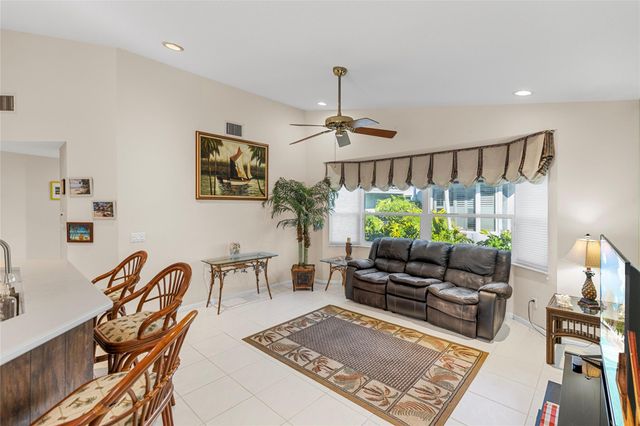 560 NW 110th Ave, Plantation, FL 33324