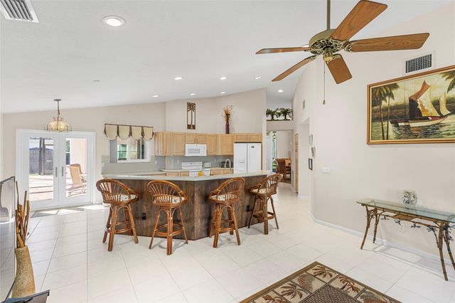 560 NW 110th Ave, Plantation, FL 33324