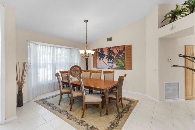 560 NW 110th Ave, Plantation, FL 33324