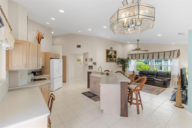 560 NW 110th Ave, Plantation, FL 33324