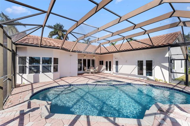 560 NW 110th Ave, Plantation, FL 33324