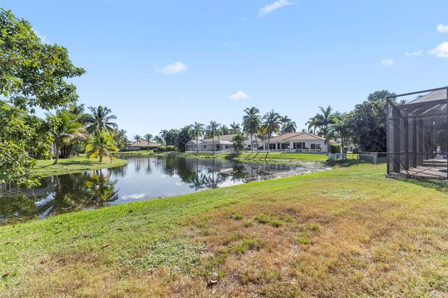 560 NW 110th Ave, Plantation, FL 33324