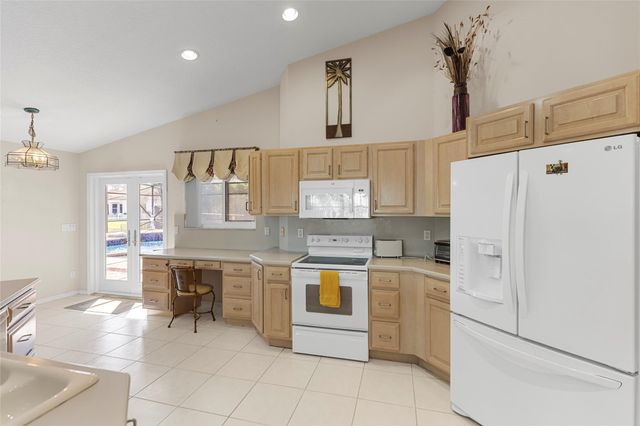 560 NW 110th Ave, Plantation, FL 33324