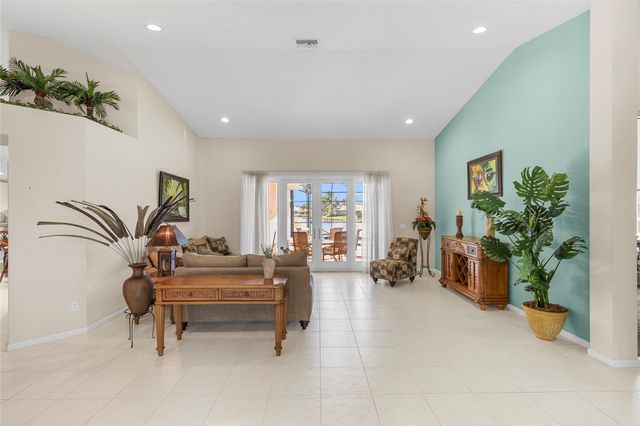 560 NW 110th Ave, Plantation, FL 33324