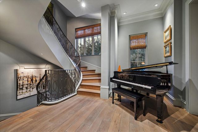 1225 Place Royale Way, Houston, TX 77056