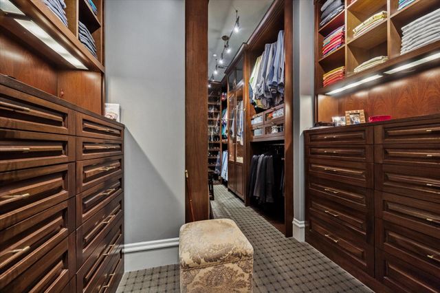 1225 Place Royale Way, Houston, TX 77056