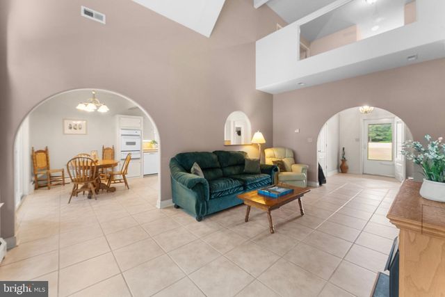 367 EDGEWATER LN, Montross, VA 22520