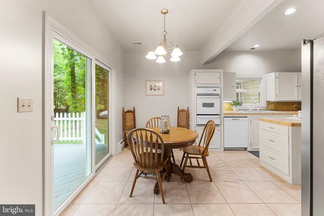 367 EDGEWATER LN, Montross, VA 22520