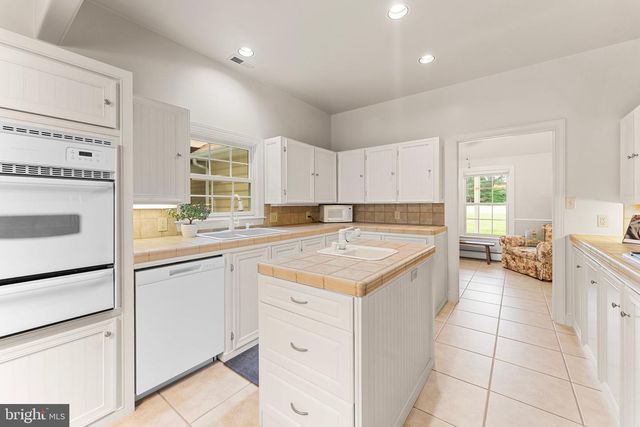 367 EDGEWATER LN, Montross, VA 22520