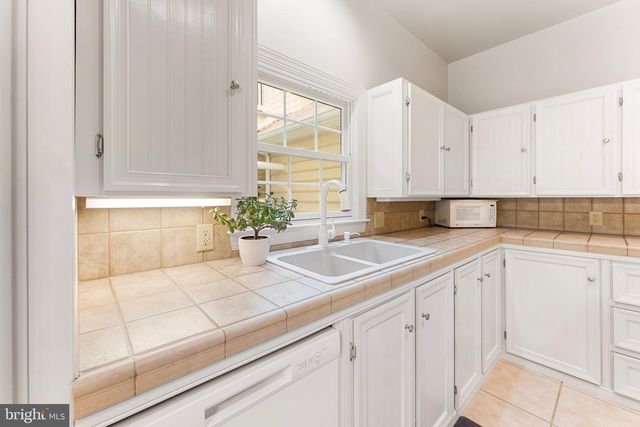 367 EDGEWATER LN, Montross, VA 22520