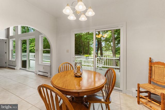 367 EDGEWATER LN, Montross, VA 22520