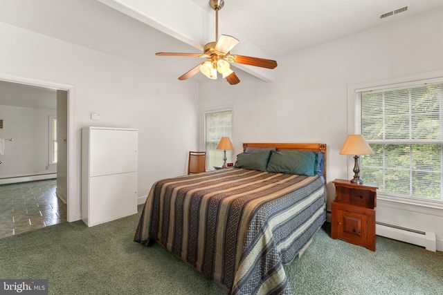 367 EDGEWATER LN, Montross, VA 22520