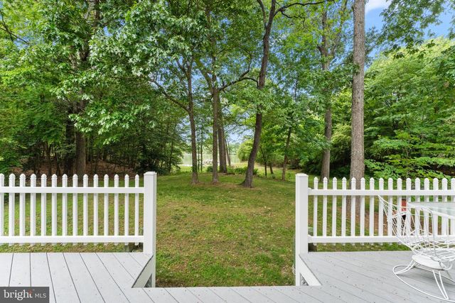 367 EDGEWATER LN, Montross, VA 22520