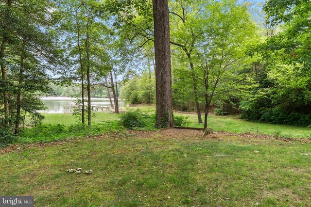 367 EDGEWATER LN, Montross, VA 22520