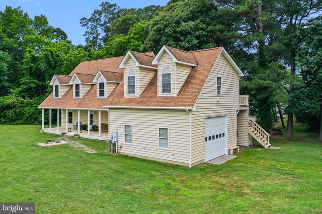 367 EDGEWATER LN, Montross, VA 22520
