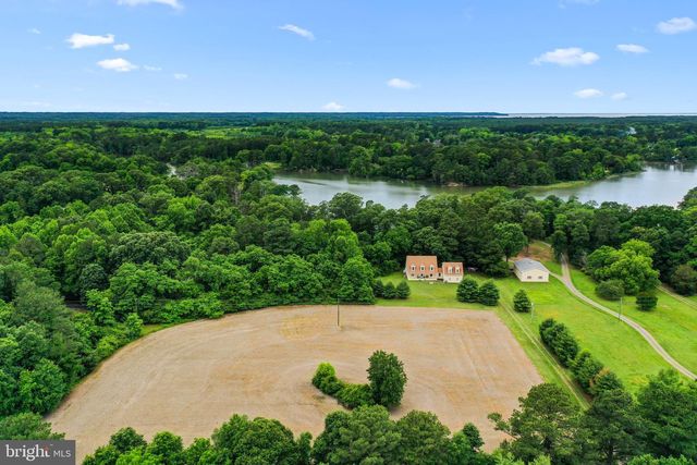 367 EDGEWATER LN, Montross, VA 22520