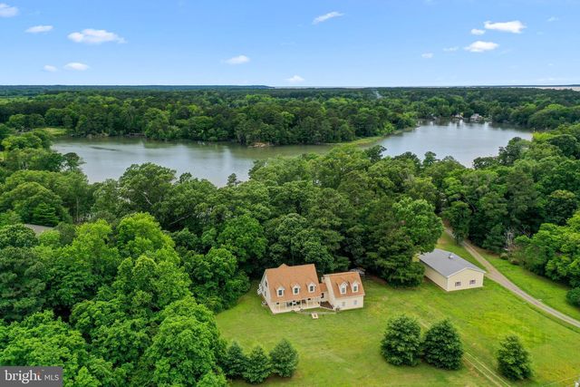 367 EDGEWATER LN, Montross, VA 22520