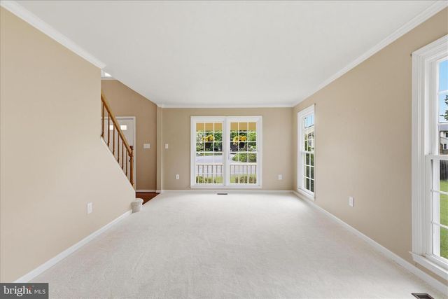 8065 CRIMSON LEAF CT, Gainesville, VA 20155