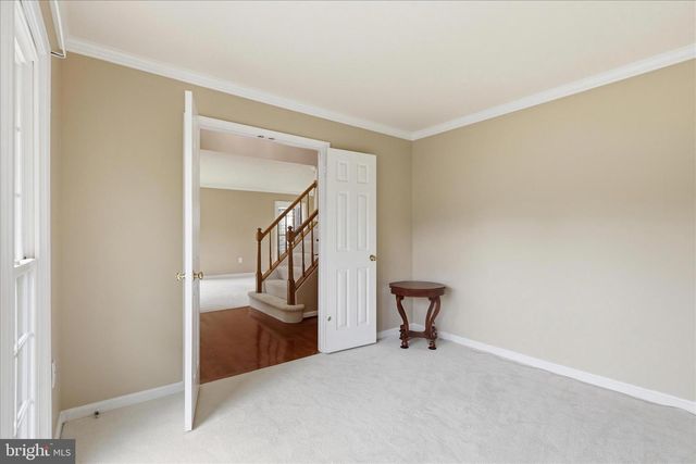 8065 CRIMSON LEAF CT, Gainesville, VA 20155