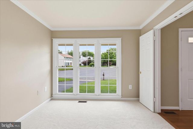 8065 CRIMSON LEAF CT, Gainesville, VA 20155