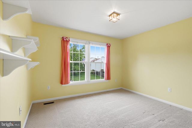 8065 CRIMSON LEAF CT, Gainesville, VA 20155