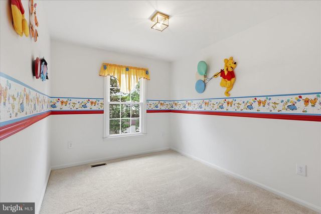 8065 CRIMSON LEAF CT, Gainesville, VA 20155