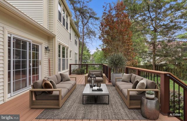 8065 CRIMSON LEAF CT, Gainesville, VA 20155