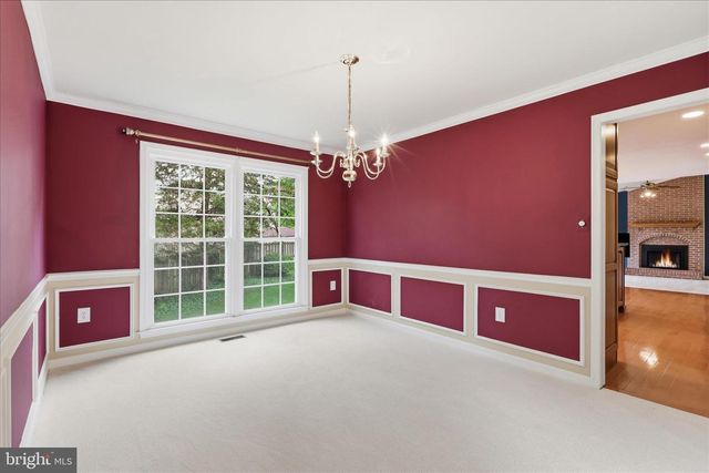 8065 CRIMSON LEAF CT, Gainesville, VA 20155
