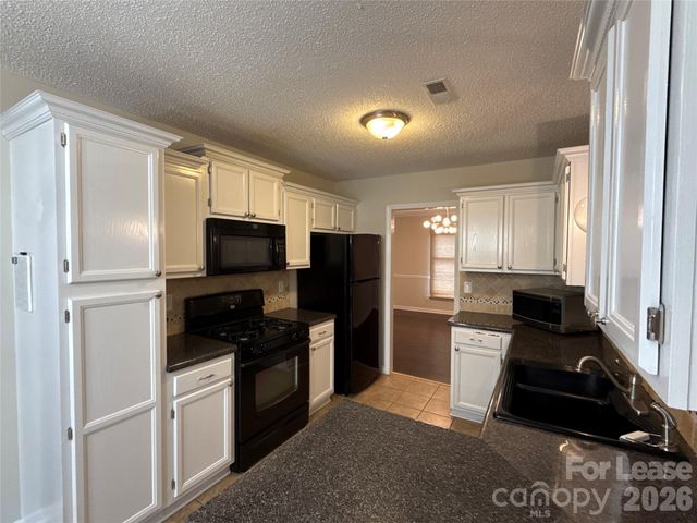 7809 Glencannon Drive, Charlotte, NC 28227