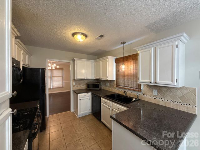 7809 Glencannon Drive, Charlotte, NC 28227