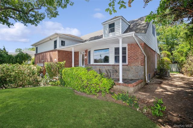 485 Gifford Avenue, Oceanside, NY 11572