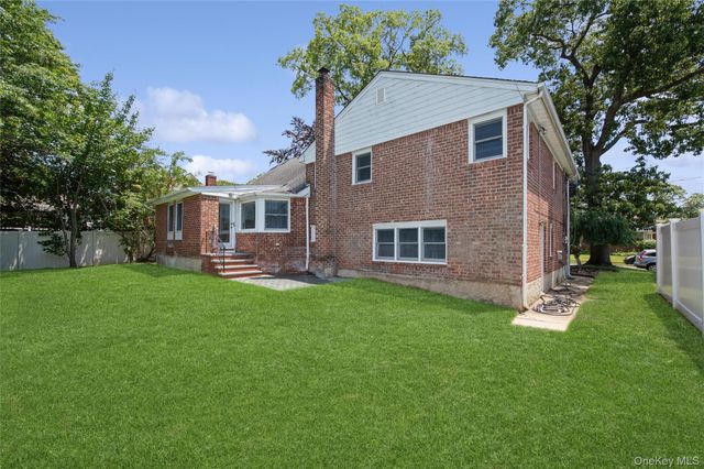 485 Gifford Avenue, Oceanside, NY 11572