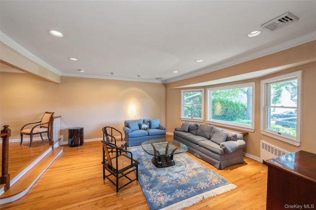 485 Gifford Avenue, Oceanside, NY 11572