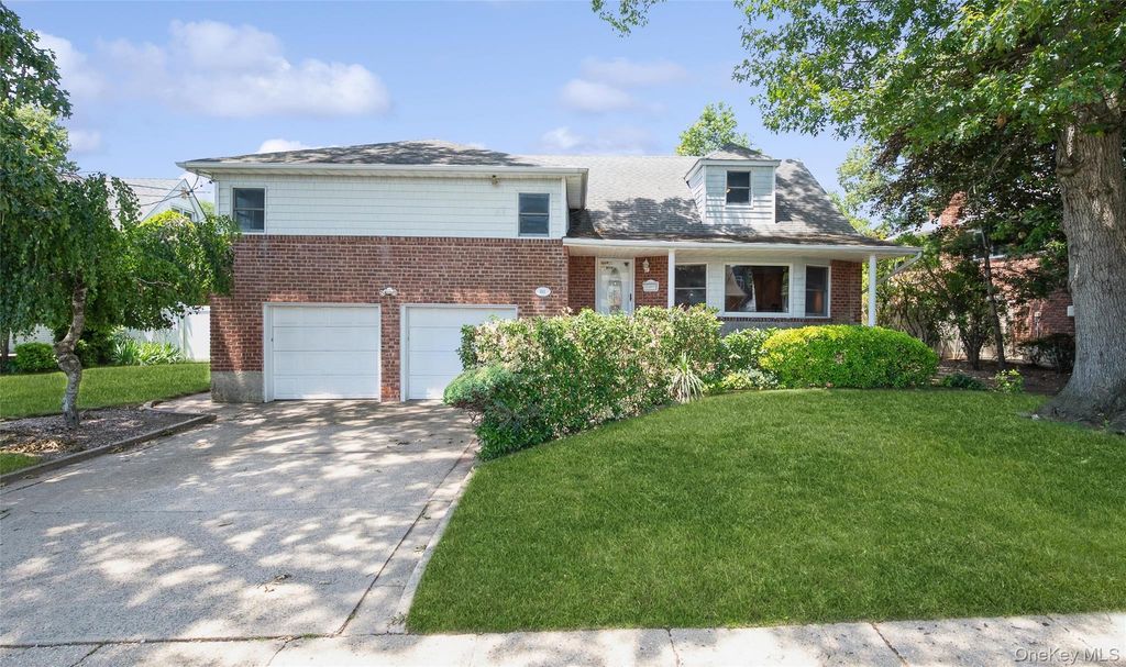 485 Gifford Avenue, Oceanside, NY 11572