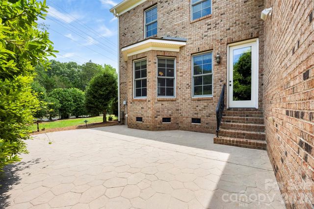 2616 Ladley Court, Charlotte, NC 28226