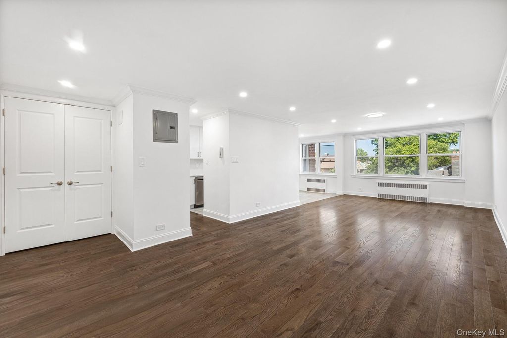 69-45 108th Street 4F, Forest Hills, NY 11375 — photo 3